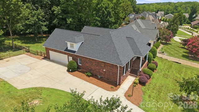 4024 Wild Nursery Court, Charlotte, NC 28215