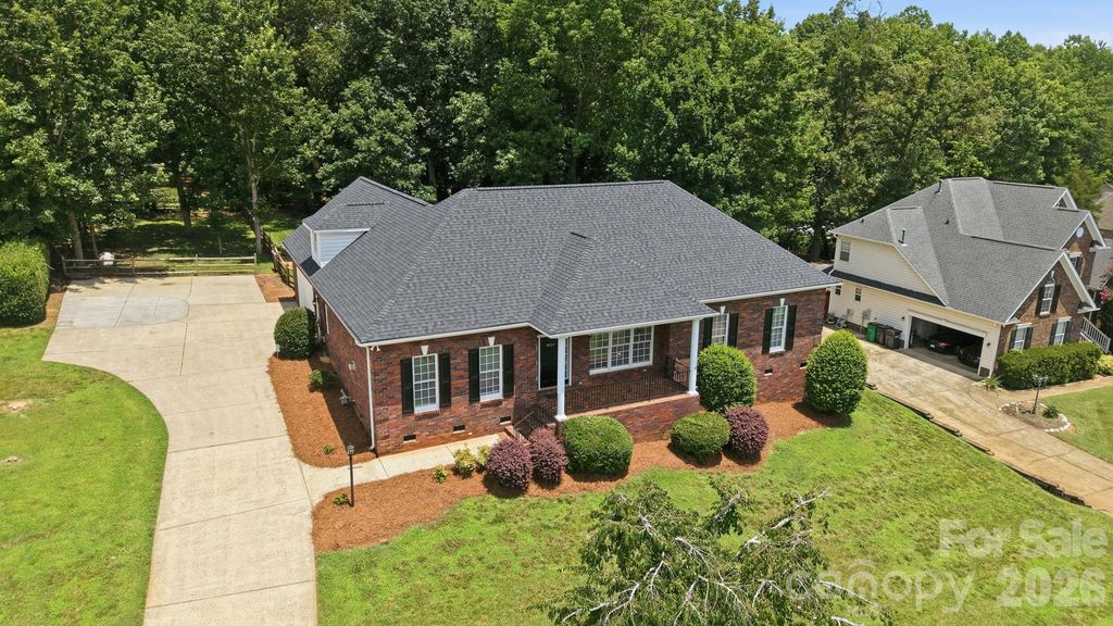 4024 Wild Nursery Court, Charlotte, NC 28215