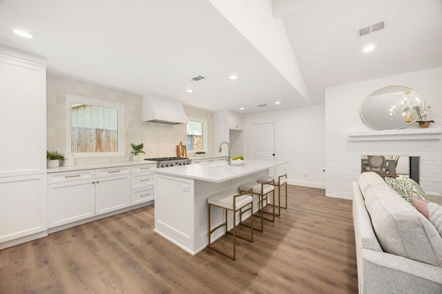 14102 Woodthorpe Lane, Houston, TX 77079