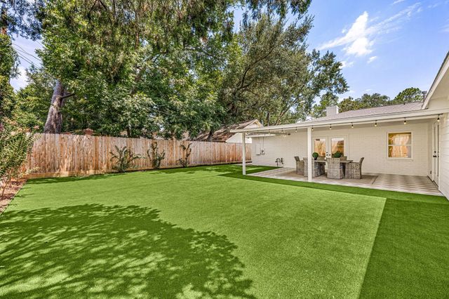 14102 Woodthorpe Lane, Houston, TX 77079