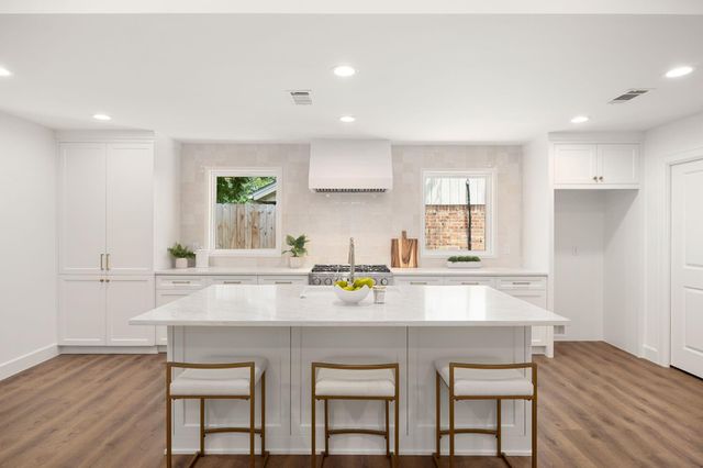 14102 Woodthorpe Lane, Houston, TX 77079