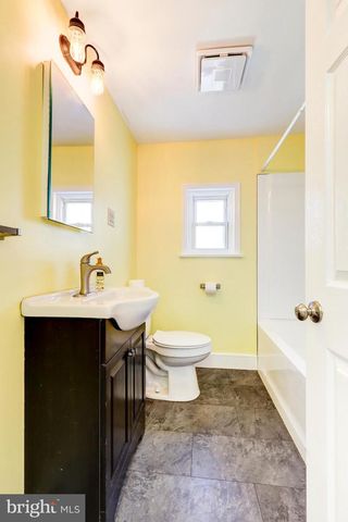 215 AKRON RD, Ephrata, PA 17522