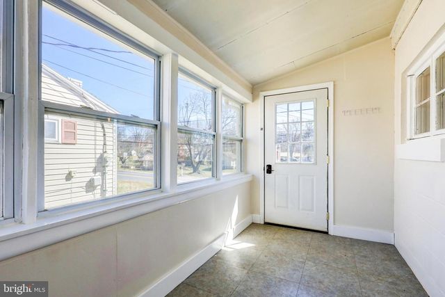 215 AKRON RD, Ephrata, PA 17522