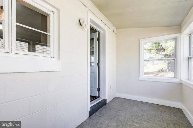 215 AKRON RD, Ephrata, PA 17522