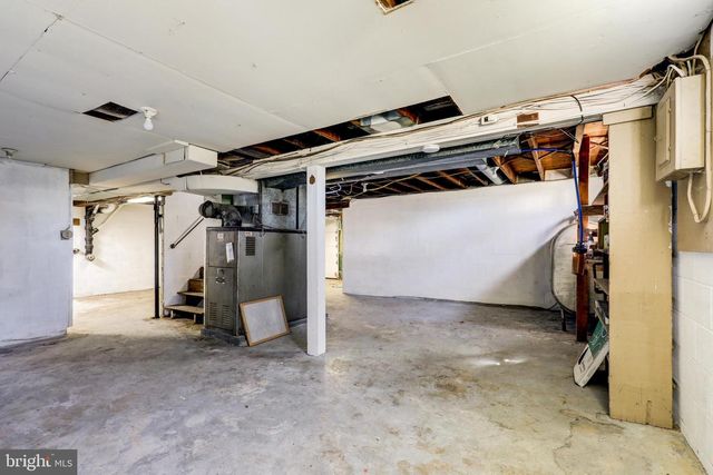 215 AKRON RD, Ephrata, PA 17522