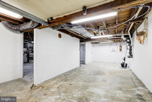 215 AKRON RD, Ephrata, PA 17522