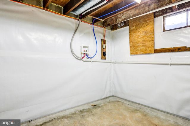 215 AKRON RD, Ephrata, PA 17522