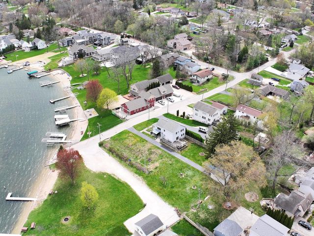 S71W19044 HILLVIEW DRIVE, Muskego, WI 53150