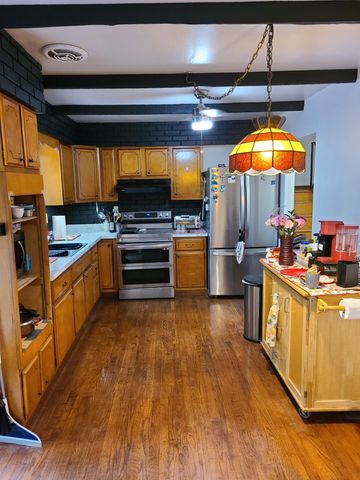 1954 Lawndale Drive, Valparaiso, IN 46383