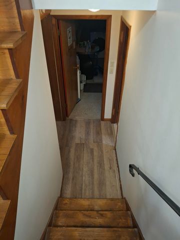 1954 Lawndale Drive, Valparaiso, IN 46383