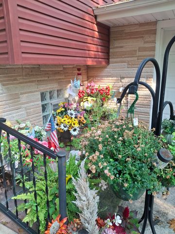 1954 Lawndale Drive, Valparaiso, IN 46383