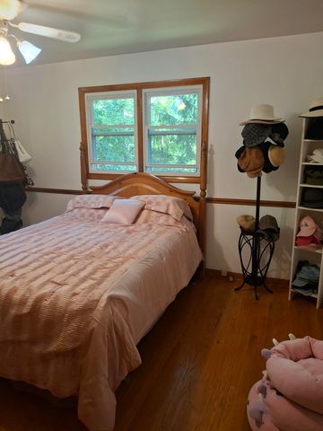 1954 Lawndale Drive, Valparaiso, IN 46383