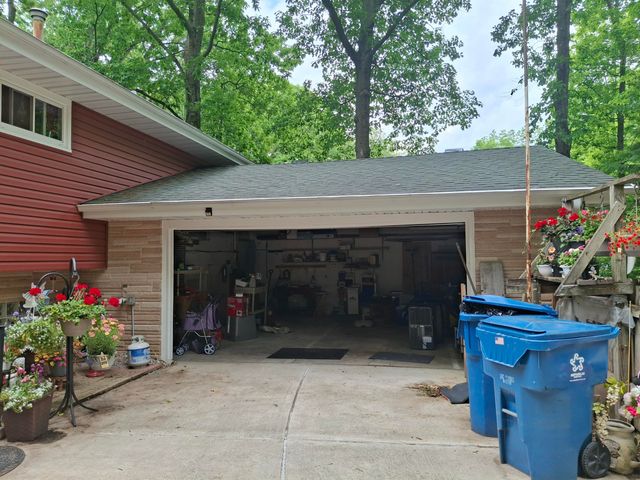 1954 Lawndale Drive, Valparaiso, IN 46383