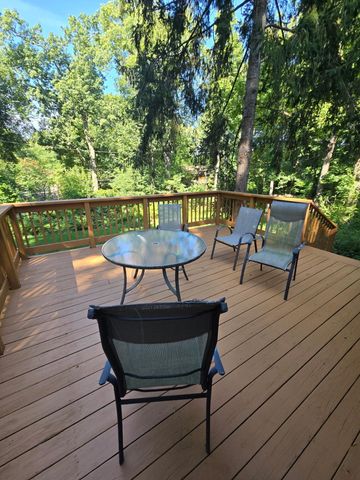 1954 Lawndale Drive, Valparaiso, IN 46383