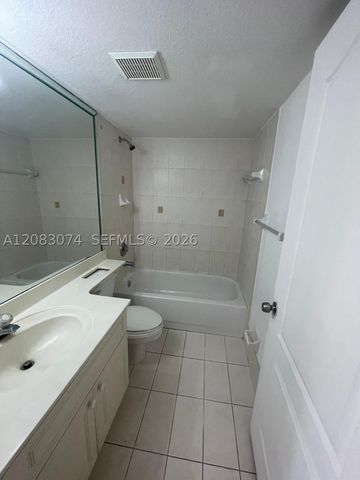17346 NW 74th Ave 201, Hialeah, FL 33015