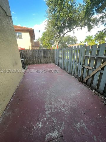 17346 NW 74th Ave 201, Hialeah, FL 33015