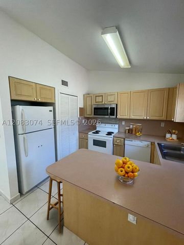 17346 NW 74th Ave 201, Hialeah, FL 33015