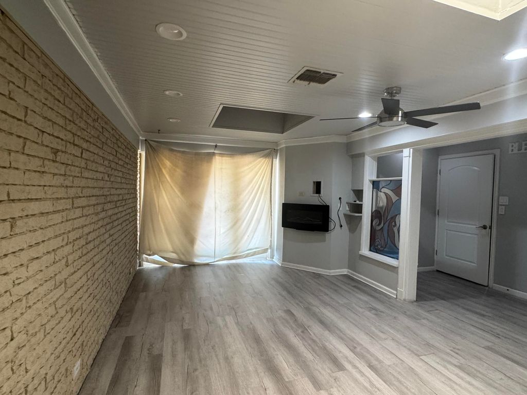 Image 18 of property listing at 2018 Douglas Drive, San Angelo, TX 76904
