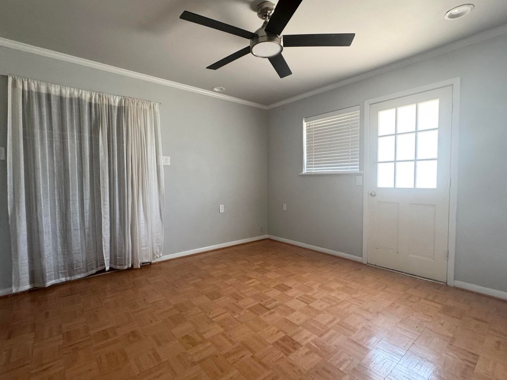 Image 9 of property listing at 2018 Douglas Drive, San Angelo, TX 76904