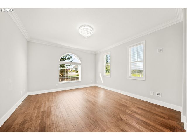 175 ELI AVERY Ave, Kalama, WA 98625