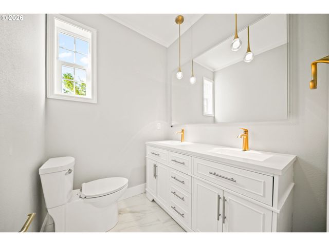 175 ELI AVERY Ave, Kalama, WA 98625