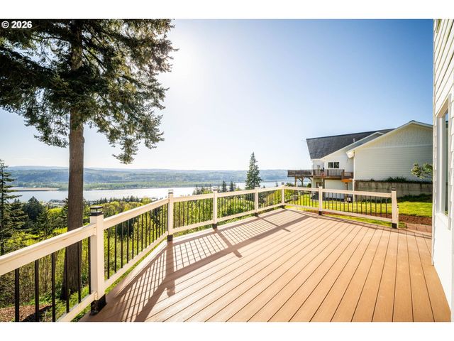175 ELI AVERY Ave, Kalama, WA 98625