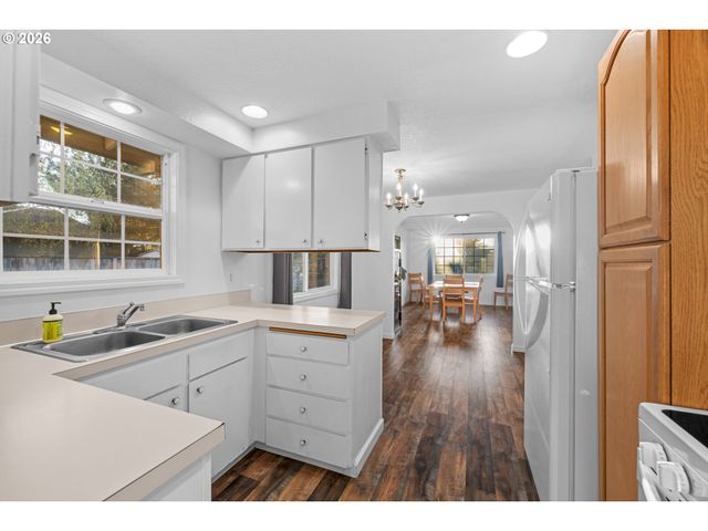 163 INDIAN OAK Ct, Molalla, OR 97038