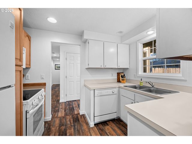 163 INDIAN OAK Ct, Molalla, OR 97038