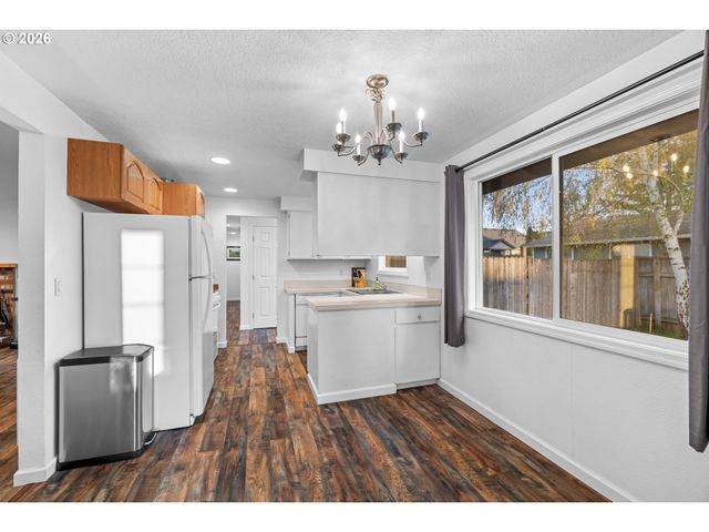 163 INDIAN OAK Ct, Molalla, OR 97038