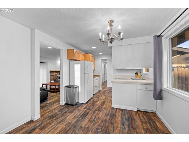 163 INDIAN OAK Ct, Molalla, OR 97038