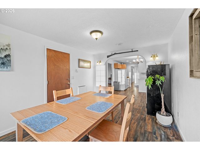 163 INDIAN OAK Ct, Molalla, OR 97038
