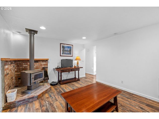 163 INDIAN OAK Ct, Molalla, OR 97038