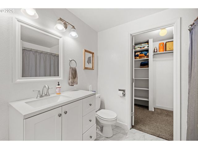 163 INDIAN OAK Ct, Molalla, OR 97038