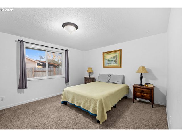 163 INDIAN OAK Ct, Molalla, OR 97038