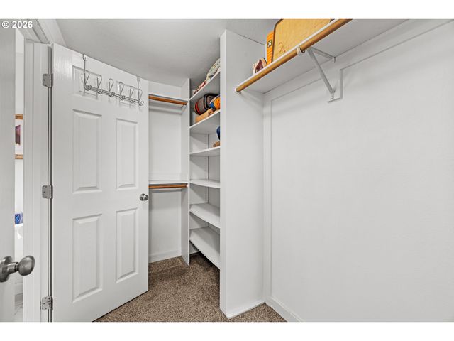 163 INDIAN OAK Ct, Molalla, OR 97038