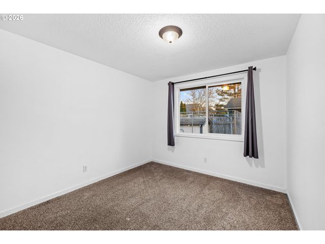 163 INDIAN OAK Ct, Molalla, OR 97038
