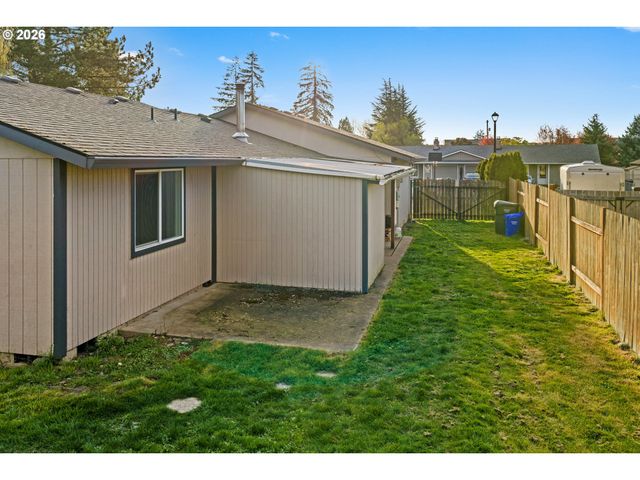 163 INDIAN OAK Ct, Molalla, OR 97038