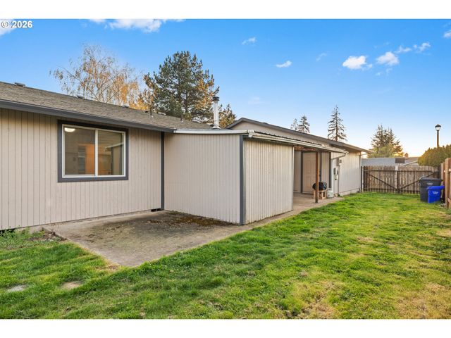 163 INDIAN OAK Ct, Molalla, OR 97038
