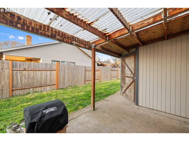 163 INDIAN OAK Ct, Molalla, OR 97038