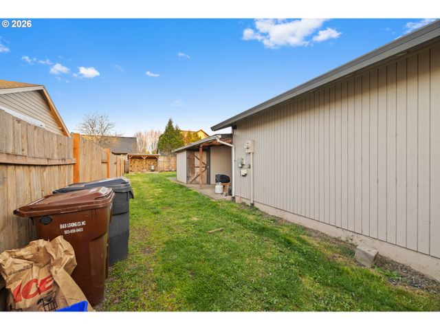 163 INDIAN OAK Ct, Molalla, OR 97038