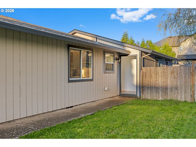 163 INDIAN OAK Ct, Molalla, OR 97038