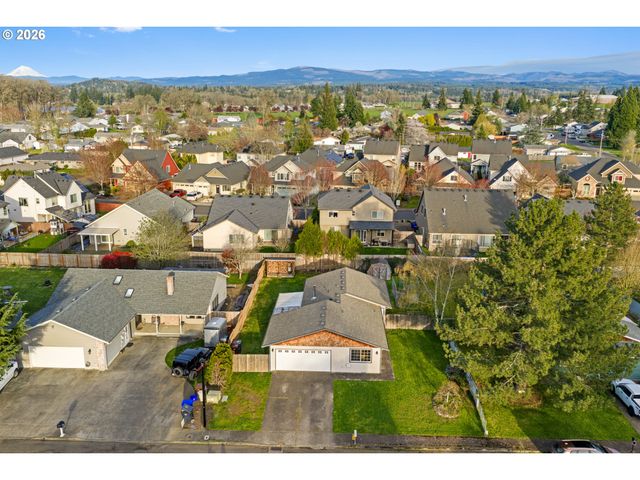 163 INDIAN OAK Ct, Molalla, OR 97038