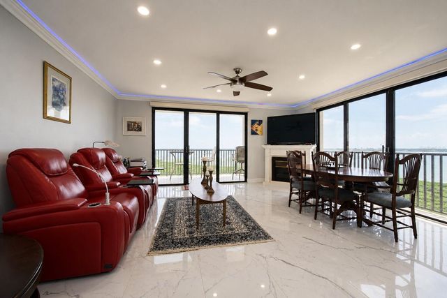 1501 GULF BOULEVARD 305, Clearwater Beach, FL 33767