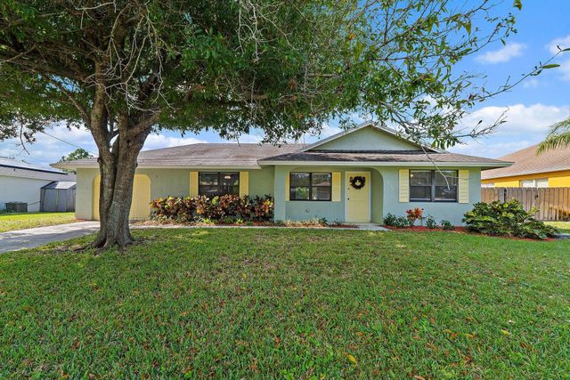 2186 SE Trillo Street, Port St Lucie, FL 34952