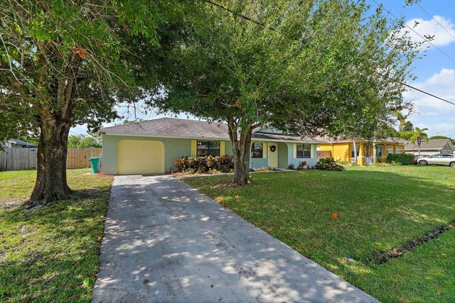 2186 SE Trillo Street, Port St Lucie, FL 34952