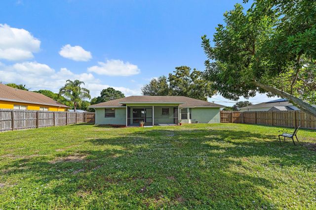 2186 SE Trillo Street, Port St Lucie, FL 34952