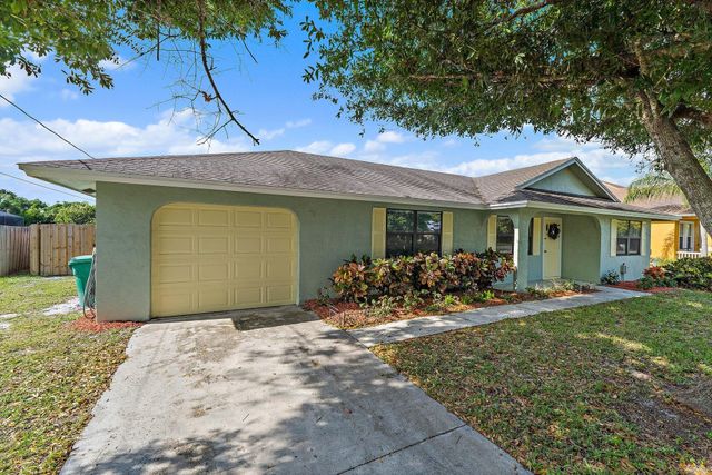 2186 SE Trillo Street, Port St Lucie, FL 34952