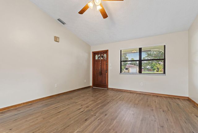 2186 SE Trillo Street, Port St Lucie, FL 34952