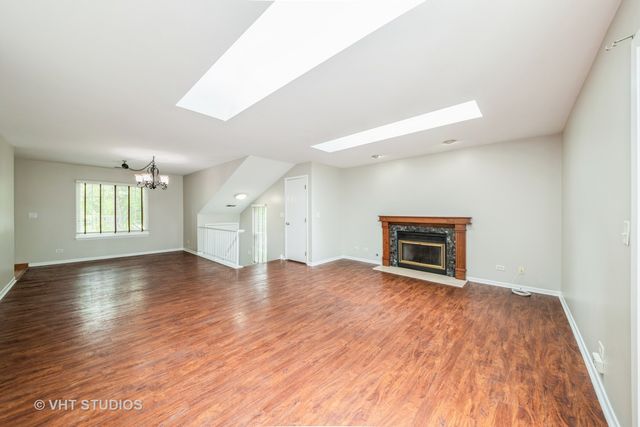 1014 Westchester Circle 1014, Schaumburg, IL 60193