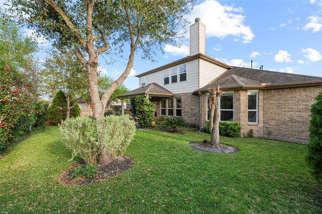 13301 Misting Falls Lane, Pearland, TX 77584